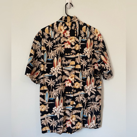 Button Down Beach Shirt ☀️ - Picture 5 of 5